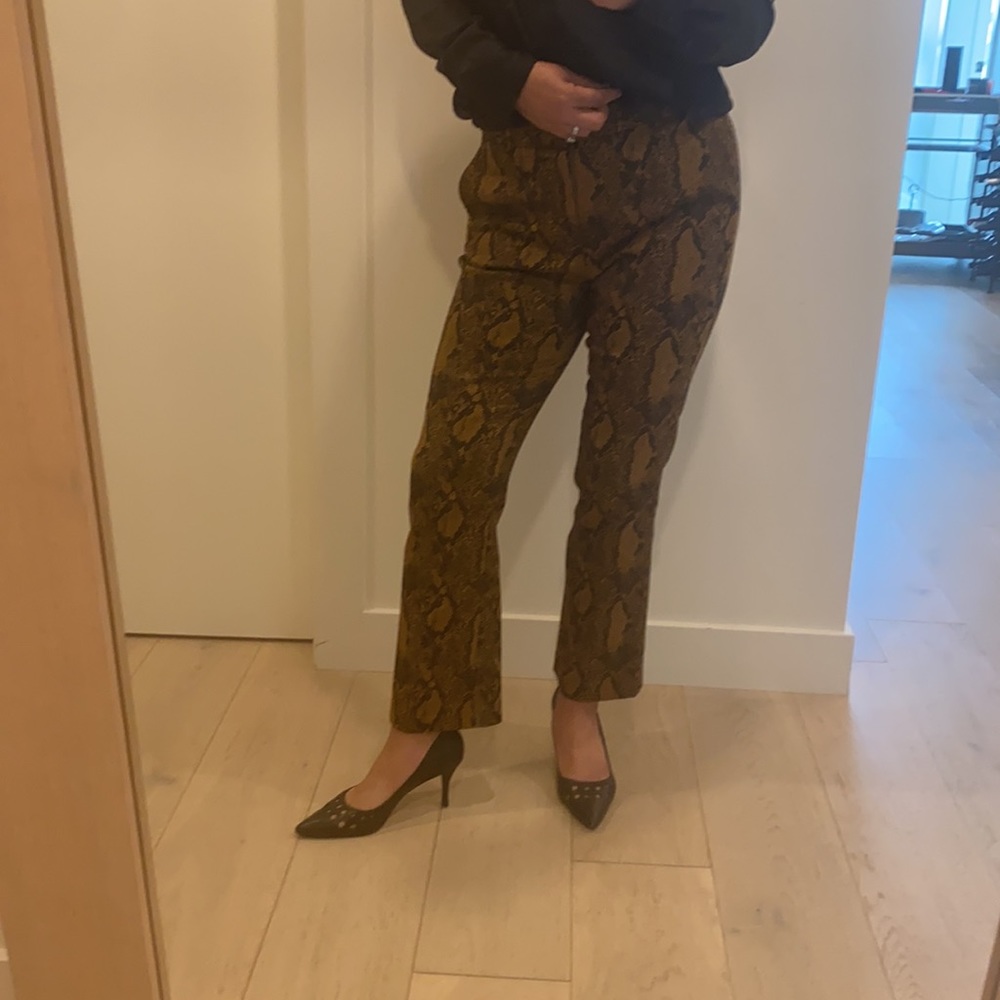 Joie snake skin pants size 6 cropped  2019 fall
